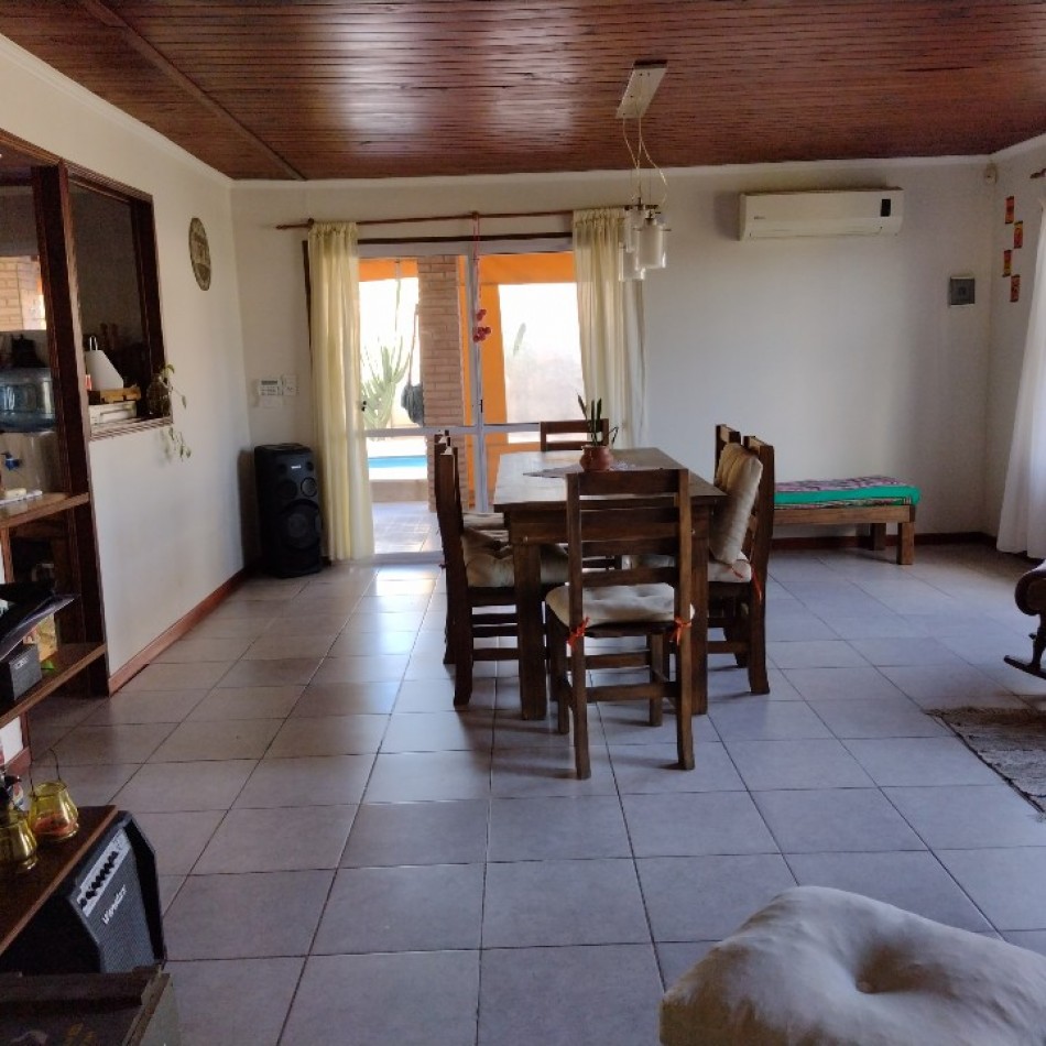 Casa de tres dormitorios Totoras