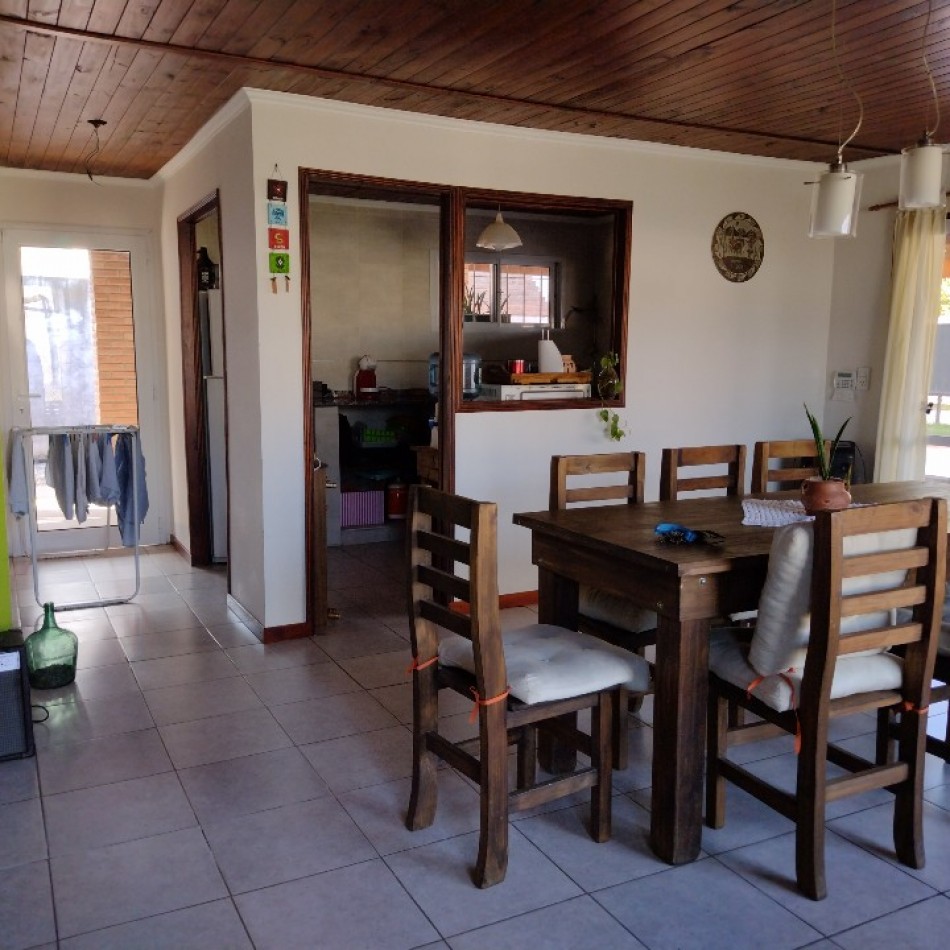 Casa de tres dormitorios Totoras