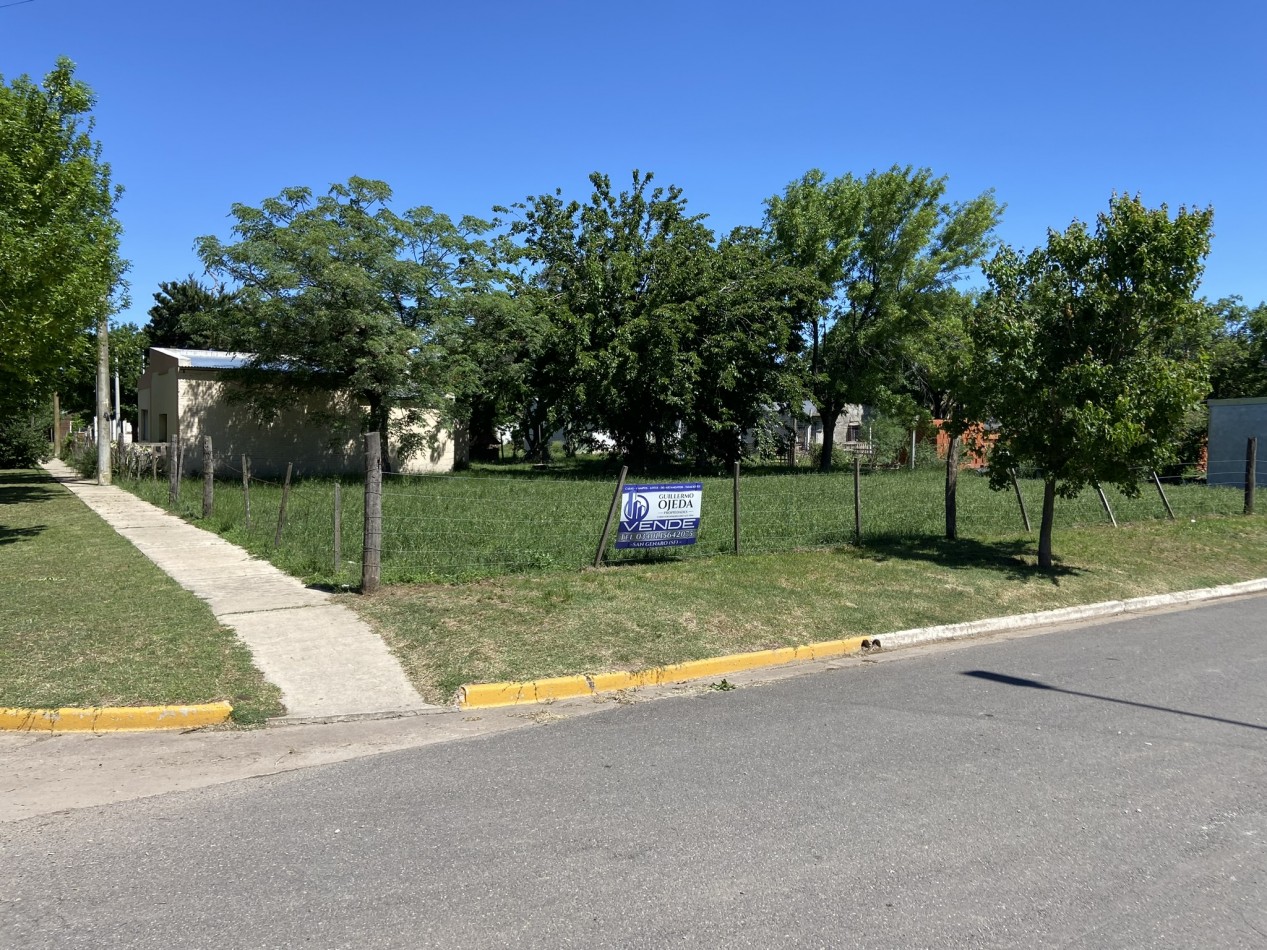 CLASON Terreno en venta - Calle Los Leones y Cordoba