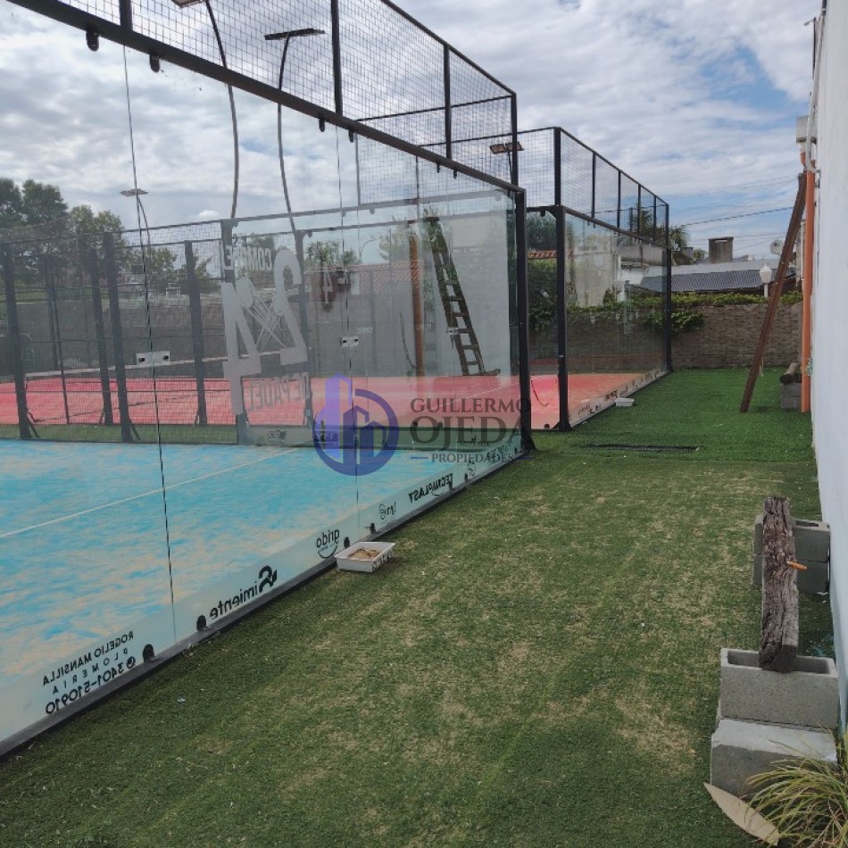 Complejo Deportivo Canchas de Padel con Salon Comercial