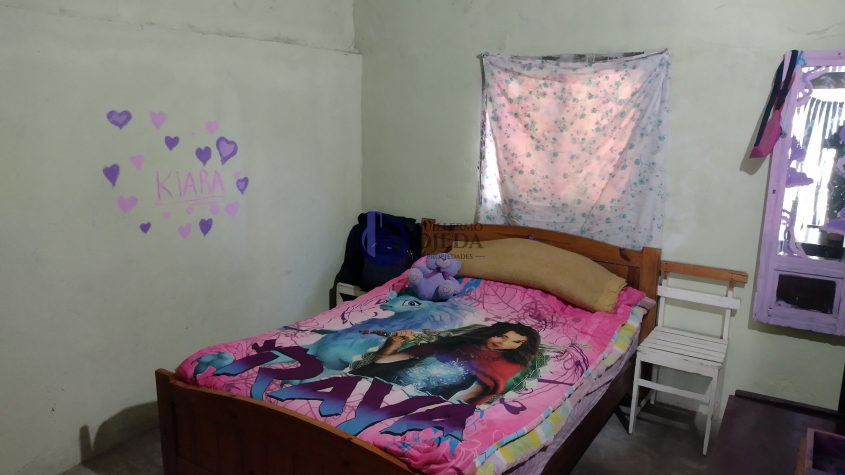 Casa de Dos Dormitorios con local comercial