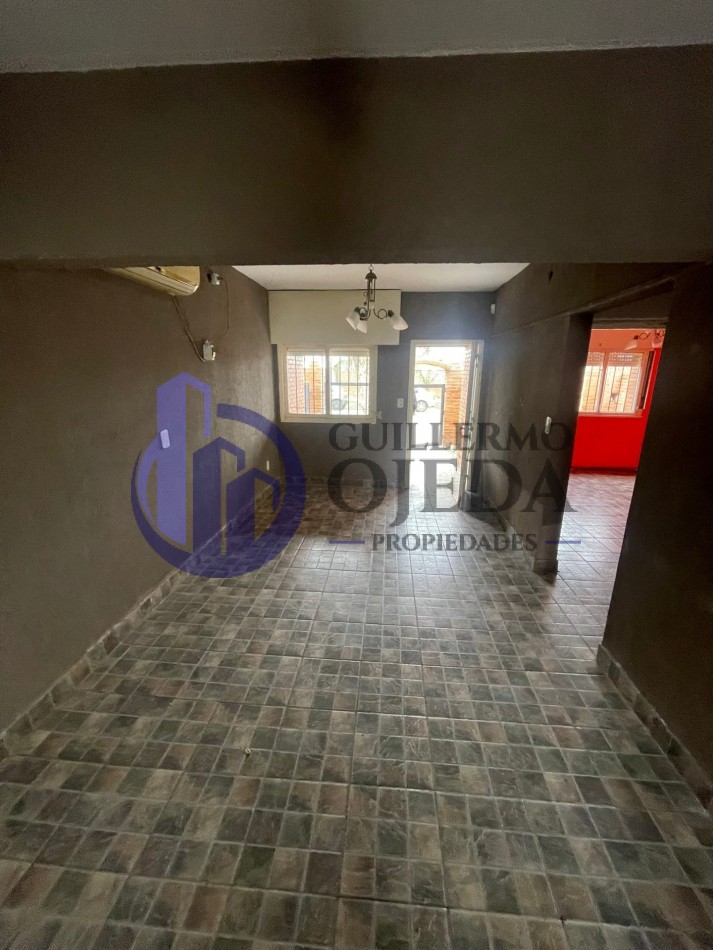 Casa de tres dormitorios ubicada en calle Rene Favaloro 1660