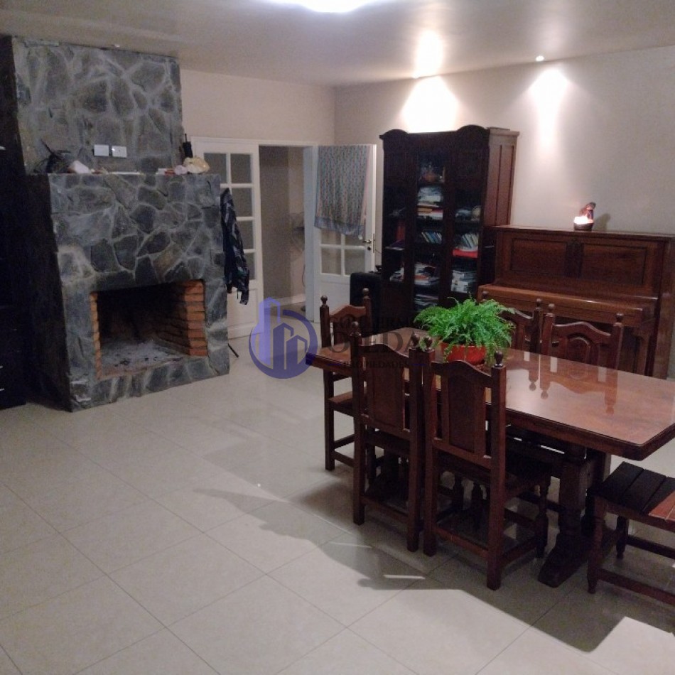 Casa en Venta de Cuatro Dormitorios