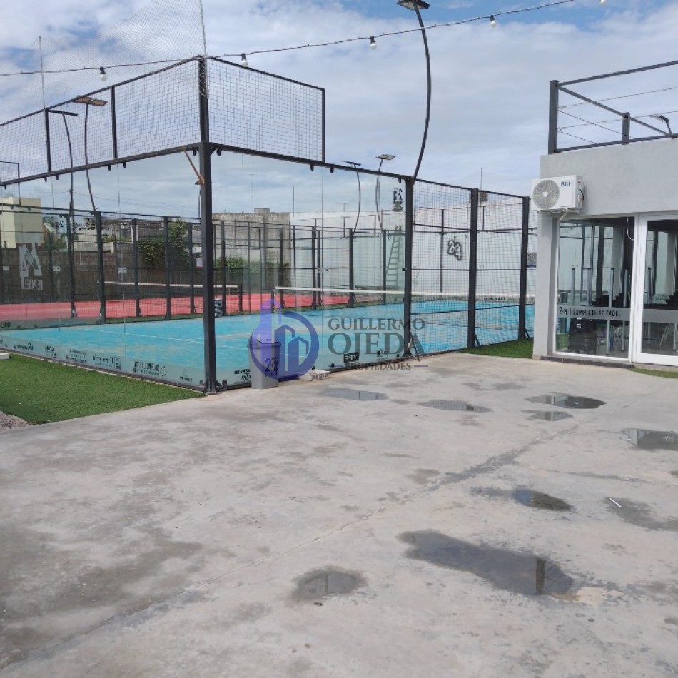 Complejo Deportivo Canchas de Padel con Salon Comercial