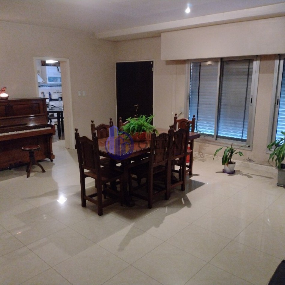 Casa en Venta de Cuatro Dormitorios