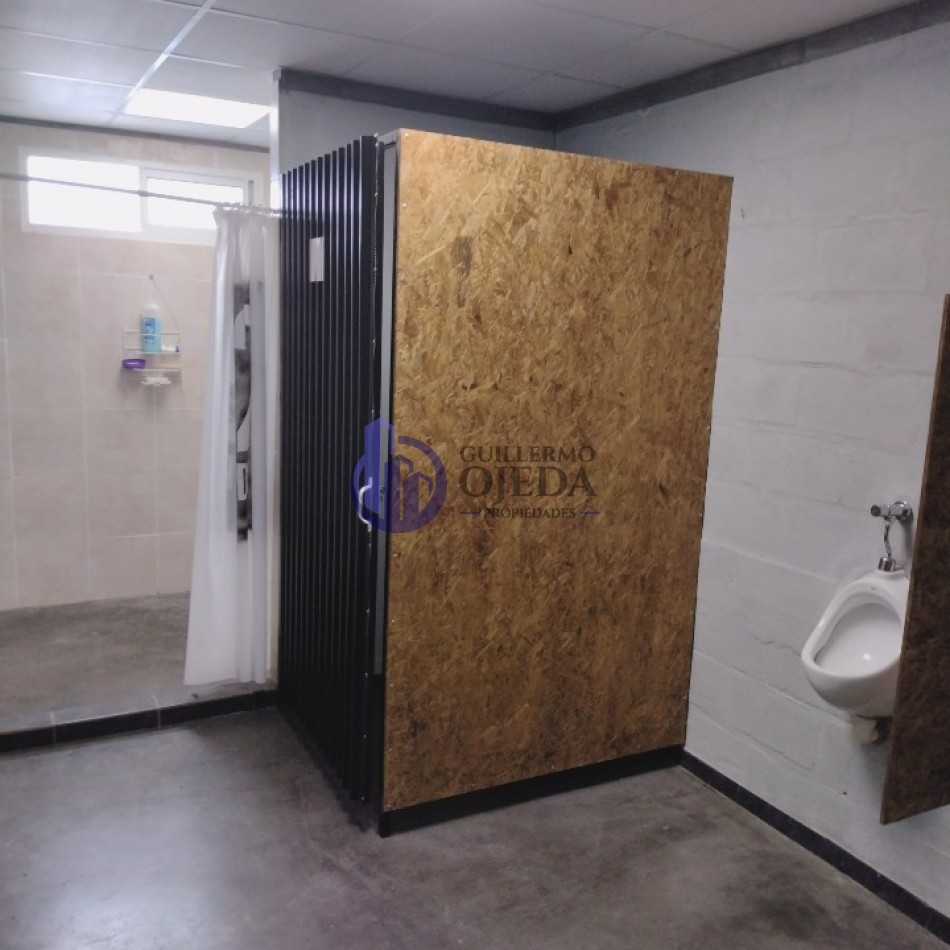 Complejo Deportivo Canchas de Padel con Salon Comercial