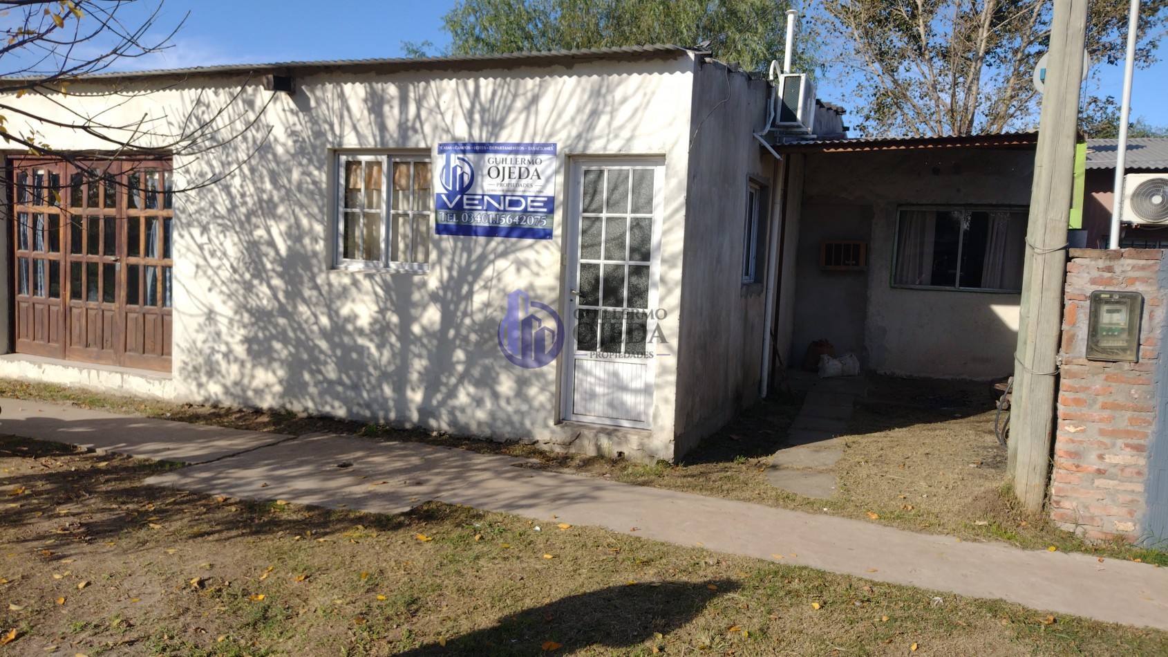 Casa de Dos Dormitorios con local comercial