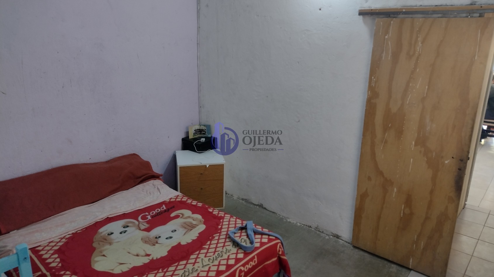 Casa de Dos Dormitorios con local comercial