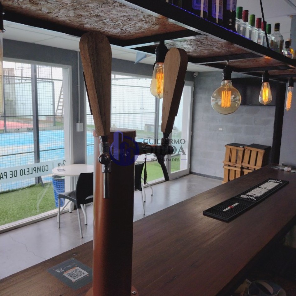 Complejo Deportivo Canchas de Padel con Salon Comercial