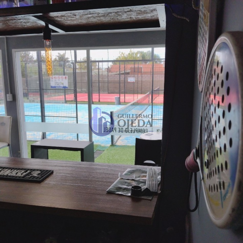 Complejo Deportivo Canchas de Padel con Salon Comercial